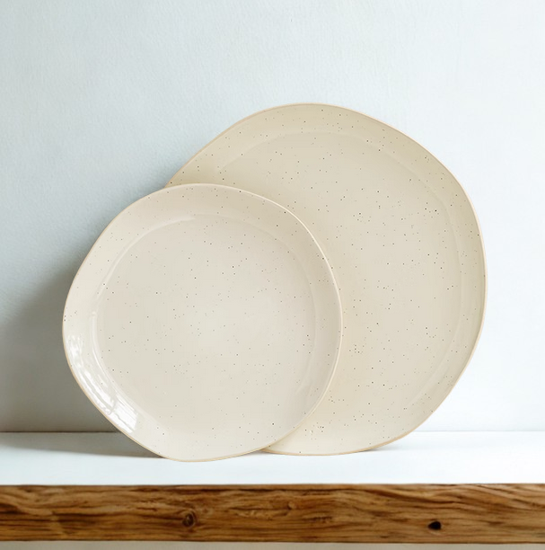 DUO ASSIETTES | CRÈME MOUCHETÉ Maison Fadëma
